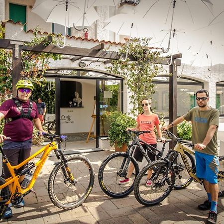 Hotel Riviera Pietra Ligure Bagian luar foto