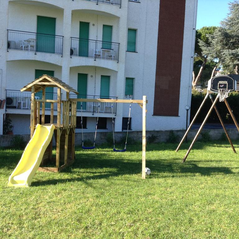 Hotel Riviera Pietra Ligure Bagian luar foto