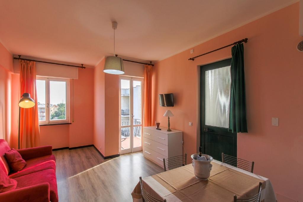 Hotel Riviera Pietra Ligure Bagian luar foto