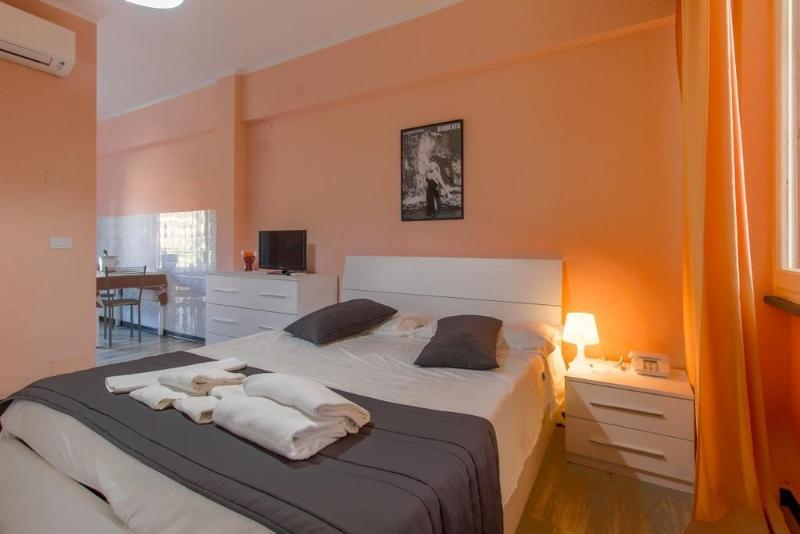 Hotel Riviera Pietra Ligure Bagian luar foto