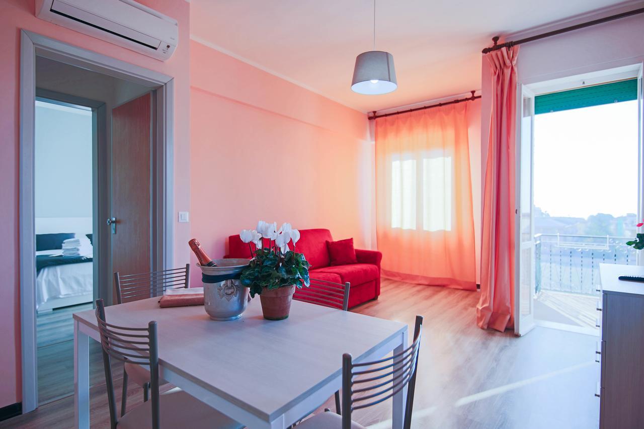 Hotel Riviera Pietra Ligure Bagian luar foto