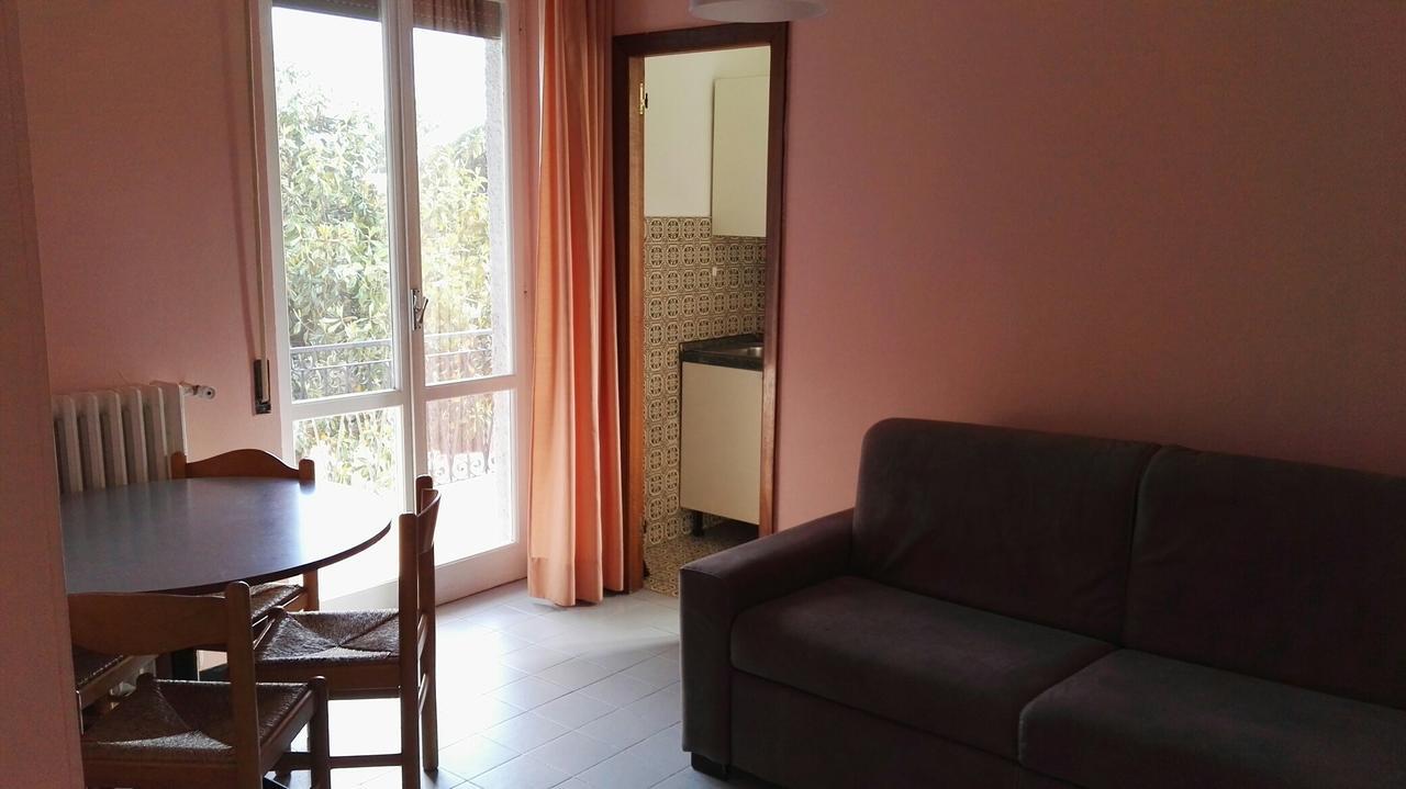 Hotel Riviera Pietra Ligure Bagian luar foto