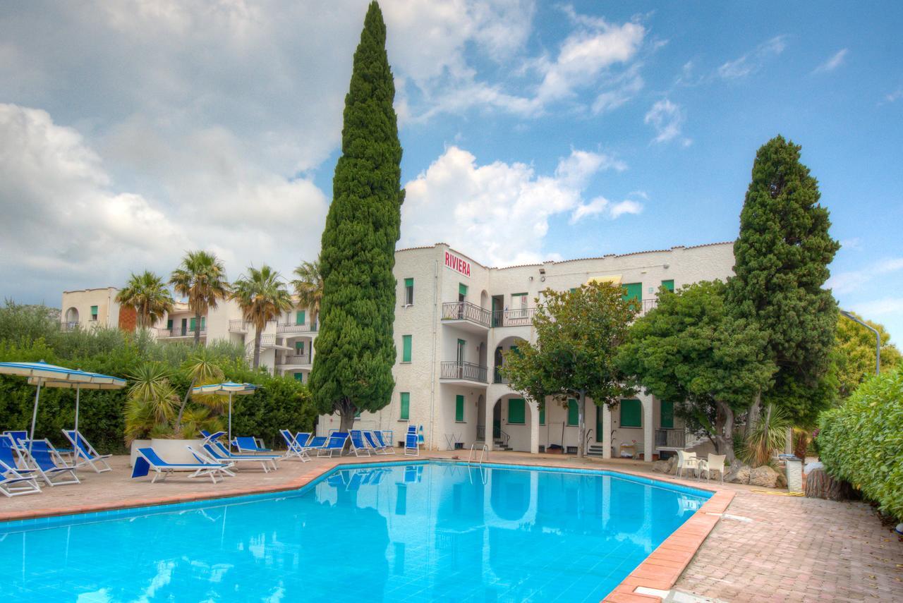 Hotel Riviera Pietra Ligure Bagian luar foto