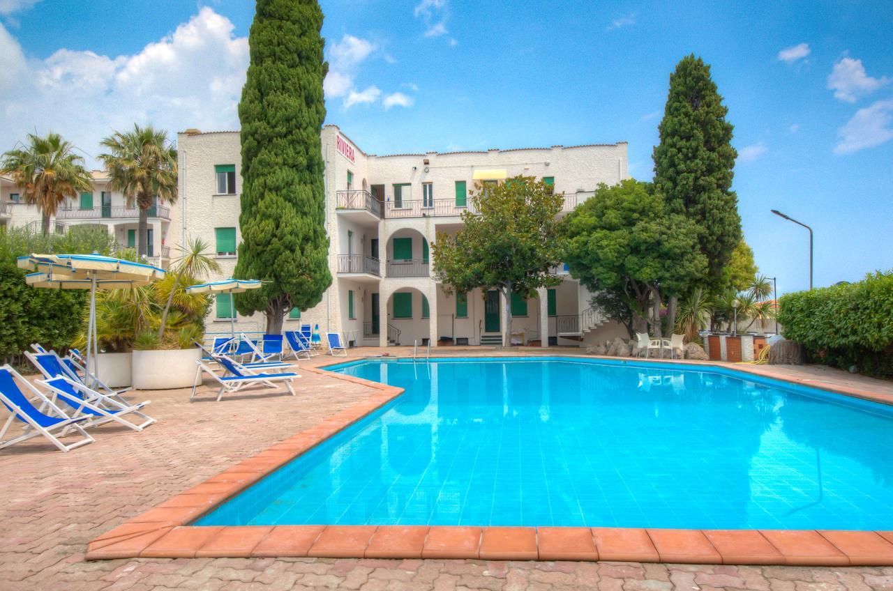 Hotel Riviera Pietra Ligure Bagian luar foto