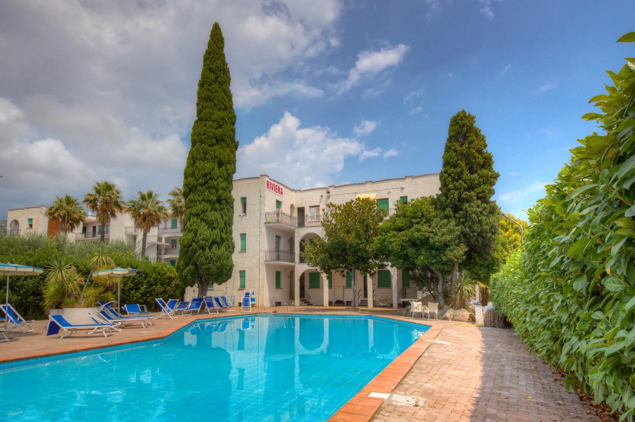 Hotel Riviera Pietra Ligure Bagian luar foto