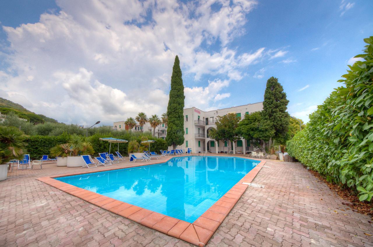 Hotel Riviera Pietra Ligure Bagian luar foto