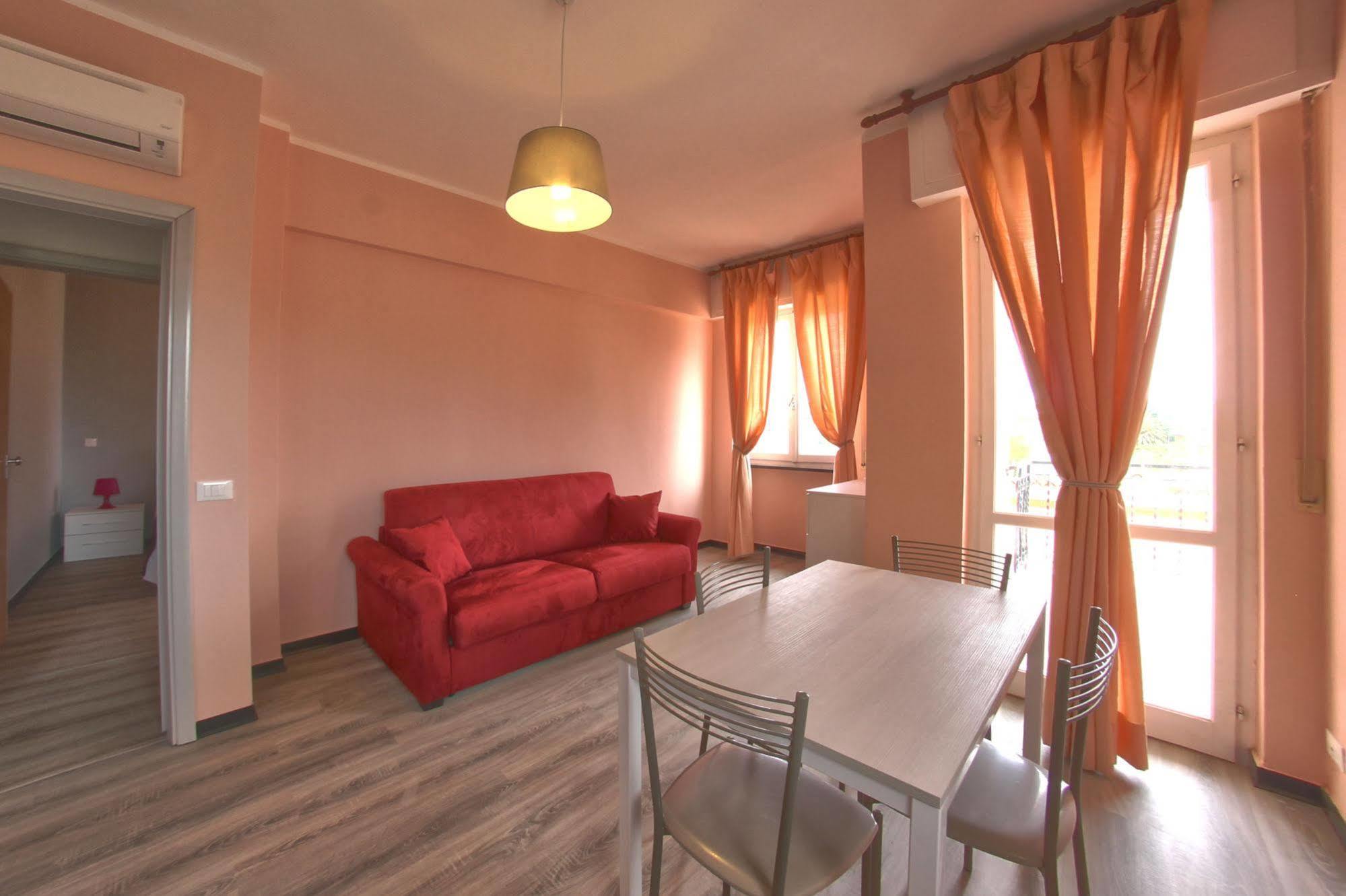 Hotel Riviera Pietra Ligure Bagian luar foto