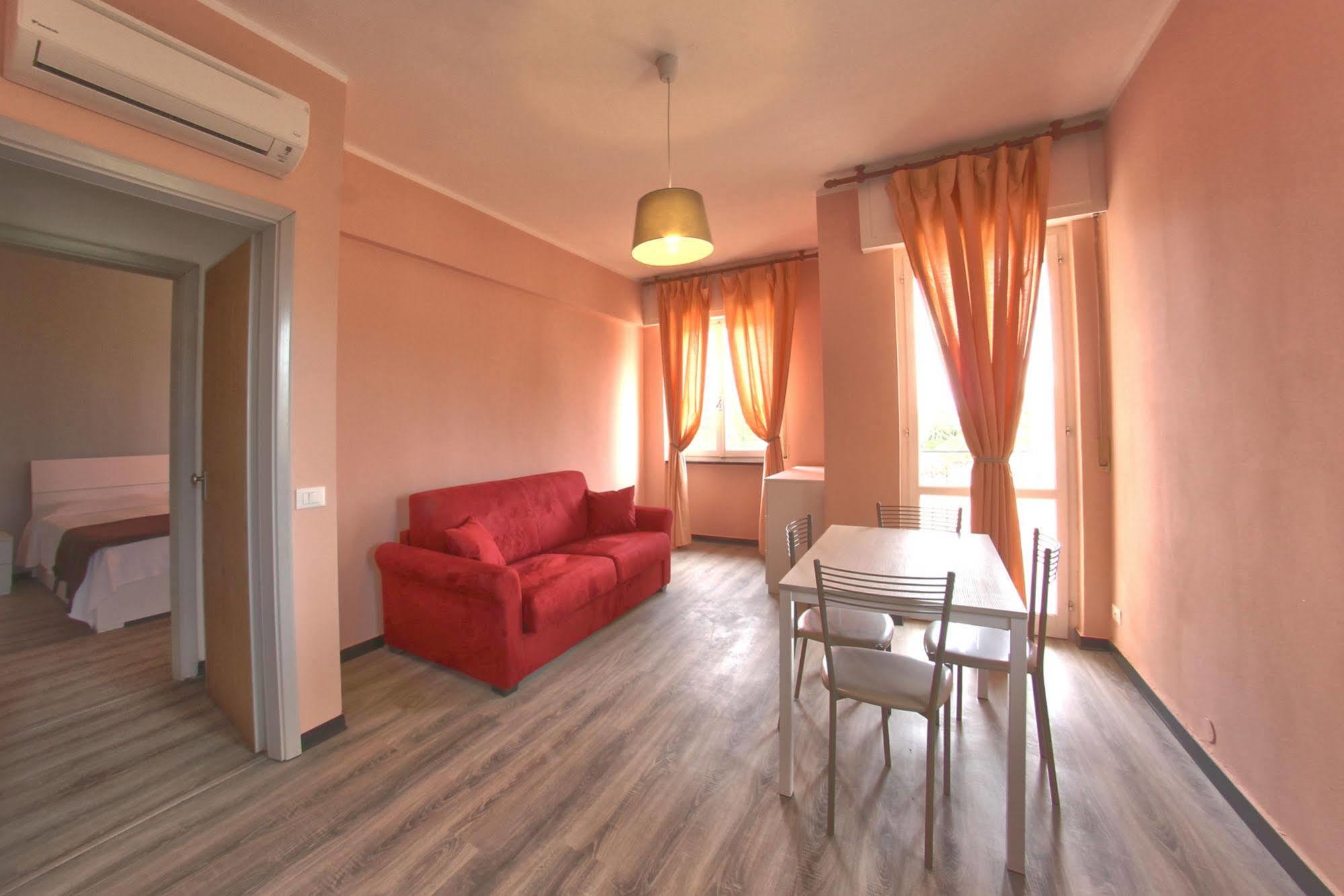 Hotel Riviera Pietra Ligure Bagian luar foto