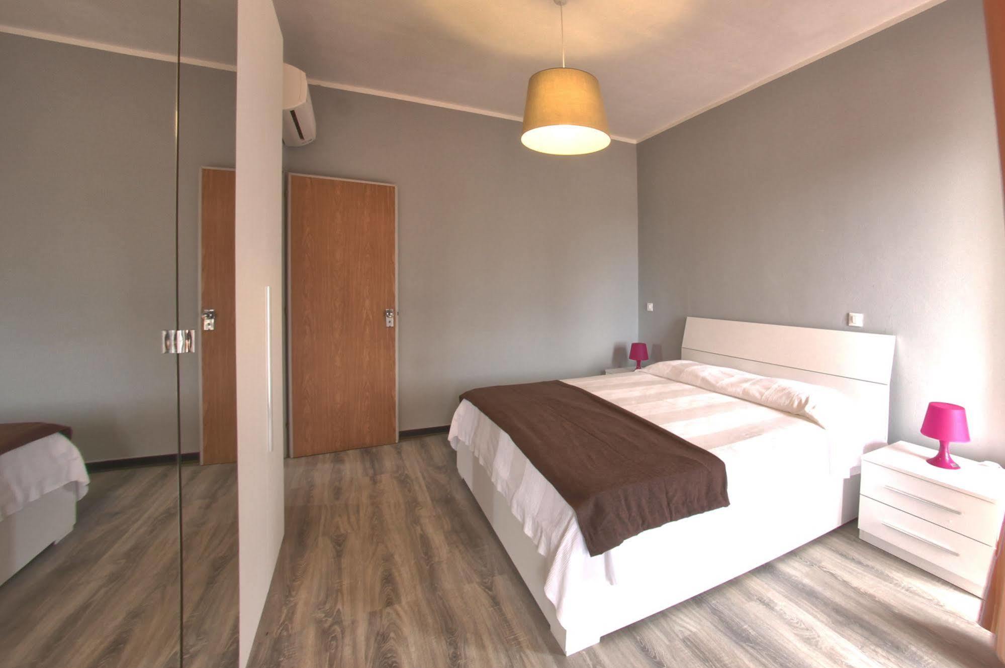 Hotel Riviera Pietra Ligure Bagian luar foto