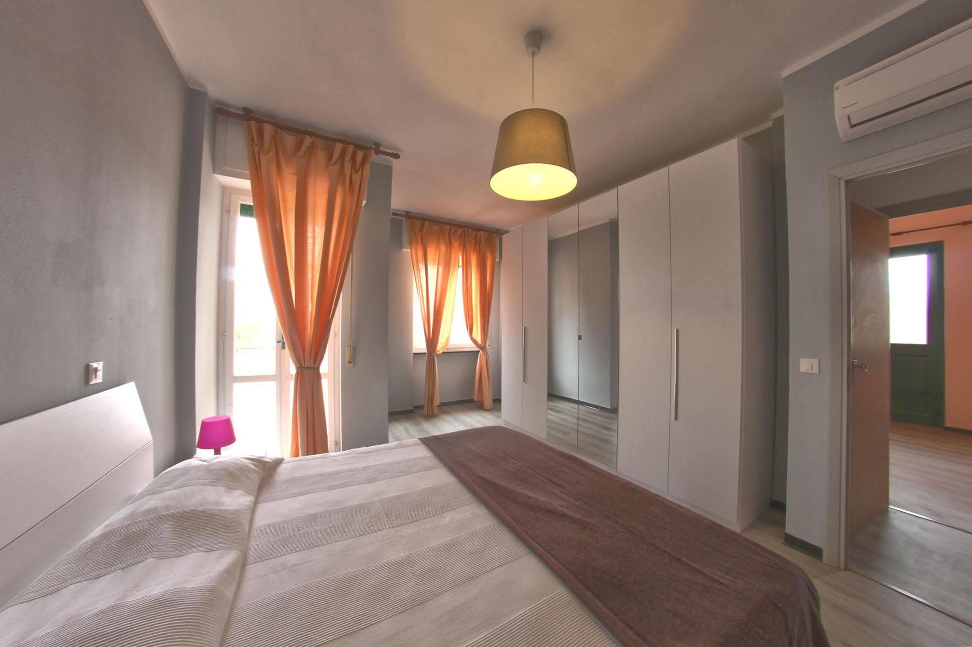 Hotel Riviera Pietra Ligure Bagian luar foto