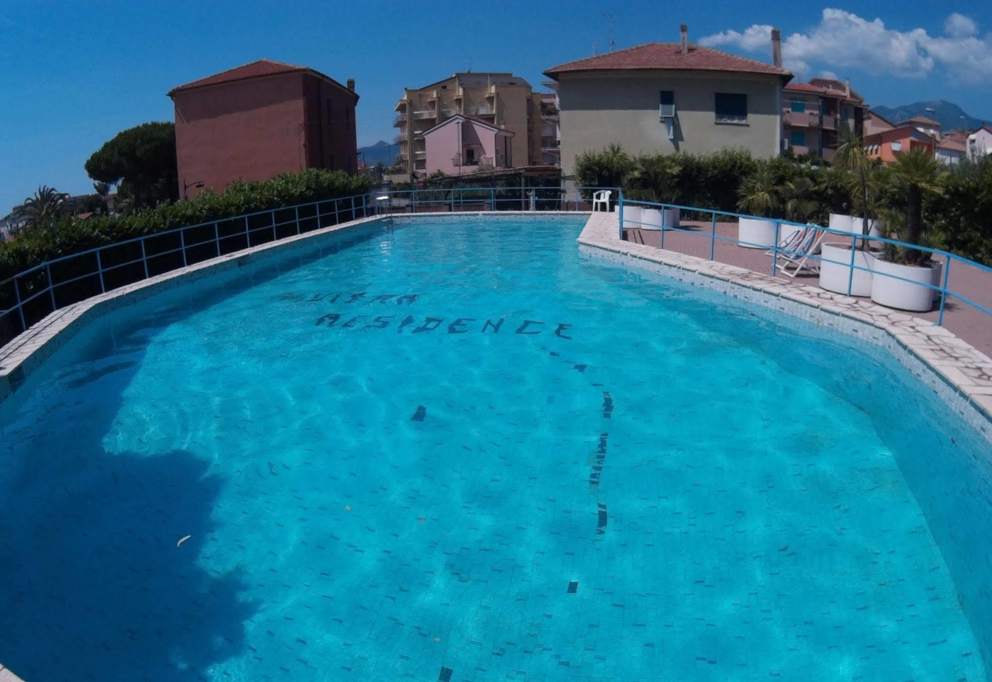 Hotel Riviera Pietra Ligure Bagian luar foto